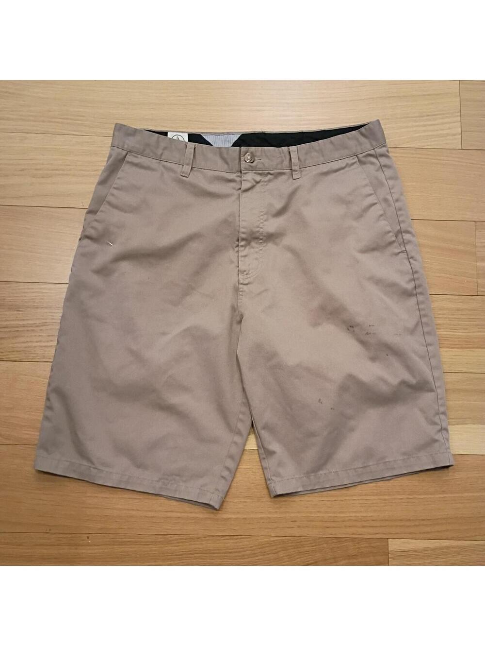Volcom brown shorts Size 36 #skater #summer